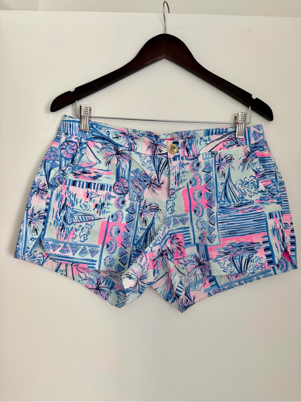 Lilly Pulitzer Blue and Pink Tropical Print  Shorts size 6